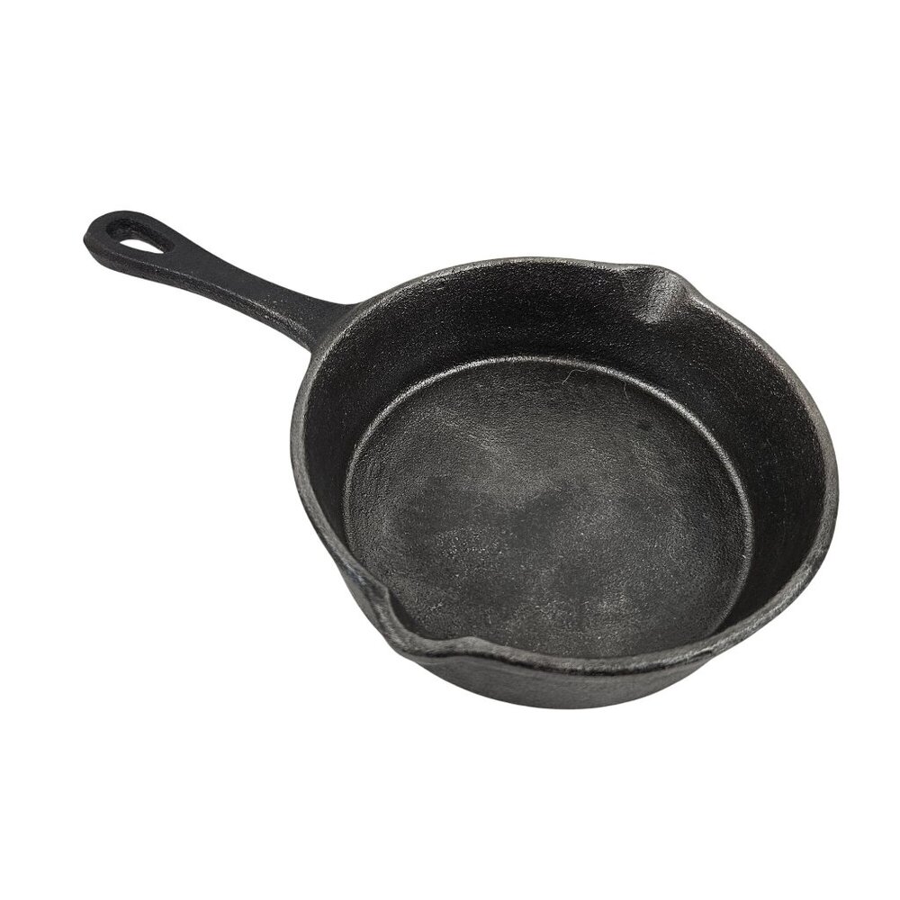 Cast Iron Skillet Double Pour Spout Made In China 6 in Diameter Handle Loop - Picture 3 of 10